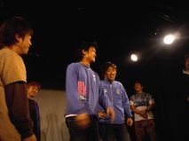 �ߑ��̐F�����Ԃ�R���r���ɂȂ����s��2�l�B